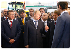 Prime Minister Vladimir Putin visited the 10th Russian agro-industrial exhibition “Golden Autumn” at the All-Russia Exhibition Centre