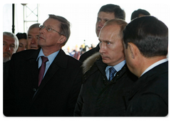 During his visit to the Novosibirsk Region Prime Minister Vladimir Putin visited examined a section of the new federal highway and a bridge across the Ob River to the north of Novosibirsk