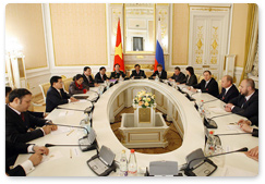 Председатель Правительства Российской Федерации В.В.Путин провел рабочую встречу с Президентом Социалистической Республики Вьетнам Нгуен Минь Чиетом