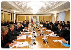 Prime Minister Vladimir Putin and Kazakhstan’s Prime Minister Karim Masimov held intergovernmental negotiations