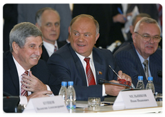 I. Melnikov and G. Zyuganov at the meeting of KPRF deputies in the State Duma with Prime Minister Vladimir Putin.