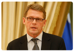 Finnish Prime Minister Matti Vanhanen at a joint news conference on the results of the talks with Vladimir Putin