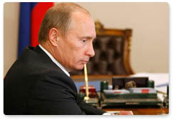 Премьер-министр России Владимир Путин в своем рабочем кабинете резиденции «Ново-Огарево»