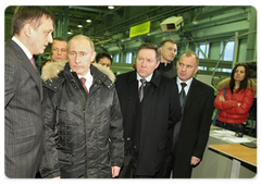 During his trip to Lipetsk, Prime Minister Vladimir Putin visited carton packaging company Lider-Resurs