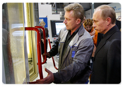 Prime Minister Vladimir Putin visited the Research and Production Association Saturn, where he familiarized himself with the production of engines for Sukhoi SuperJet-100
