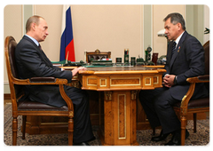 В.В.Путин провел встречу с Министром по делам гражданской обороны, чрезвычайным ситуациям и ликвидации последствий стихийных бедствий С.К.Шойгу