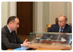 В.В.Путин провел рабочую встречу с генеральным директором ОАО «Совкомфлот» С.О.Франком