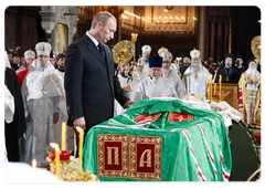 Vladimir Putin attended a lying-in-state ceremony for Patriarch of Moscow and All Russia Alexy II at the Cathedral of Christ the Saviour