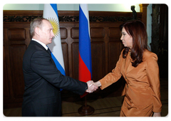 Prime Minister Vladimir Putin met with Argentine President Cristina Fernández de Kirchner