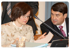 Russian Minister of economic development  Elvira Nabiullina and Russian Transportation Minister Igor Levitin at the Cabinet meeting on May 15, 2008.