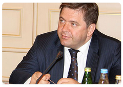 Russian Energy Minister Sergei Shmatko at the Cabinet meeting on May 15, 2008.