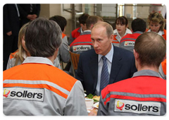 Vladimir Putin familiarized with the operation of the Severstalavto-Yelabuga auto assembly plant