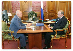 Беседа В.В. Путина с Ю.М. Лужковым