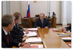 В.В. Путин выступил на совещании, посвященном вопросам формирования основных показателей государственного оборонного заказа на 2009-2011 годы