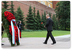 В.В. Путин принял участие в церемонии возложения венка к Могиле Неизвестного Солдата