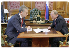 В.В. Путин провел рабочую встречу с министром промышленности и торговли Российской Федерации В.Б. Христенко