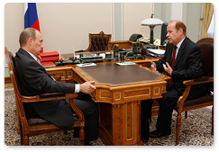 Председатель Правительства Российской Федерации В.В.Путин провел рабочую встречу с губернатором Оренбургской области А.А.Чернышевым.