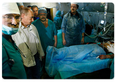 Prime Minister Vladimir Putin visited a tent hospital established by the Ministry of Emergencies in Alagir in North Ossetia
