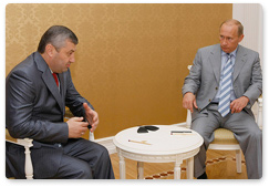 Председатель Правительства Российской Федерации Владимир Путин провел встречу с президентом Южной Осетии Э.Д.Кокойты