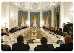 Председатель Правительства Российской Федерации В.В.Путин провел встречу с депутатами фракции ЛДПР в Государственной Думе.