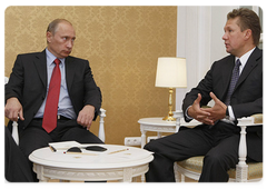 Prime Minister Vladimir Putin chaired a meeting with the German former chancellor and chairman of Nord Stream shareholders’ committee Gerhard Schroeder and Gazprom management committee chairman Alexei Miller