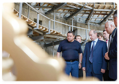 Mr Putin visited a musical theatre under construction