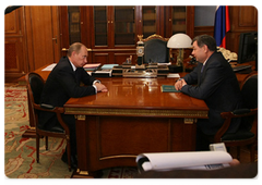 В.В.Путин провел рабочую встречу с губернатором Калужской области Анатолием Артомоновым