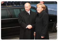 Prime Minister Vladimir Putin held talks with German Chancellor Angela Merkel