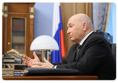 Vladimir Putin met with Moscow Mayor Yury Luzhkov