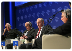 В.В.Путин ответил на вопросы участников пленарного заседания, посвященного открытию Форума