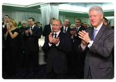 As part of a reception held on behalf of Prime Minister Vladimir Putin for the participants and guests of the World Economic Forum, Mr Putin had a conversation with a former US president, Bill Clinton