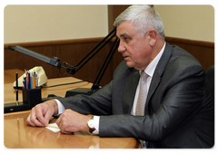 The Governor of the Vladimir Region, Nikolai Vinogradov, at a meeting with Prime Minister Vladimir Putin