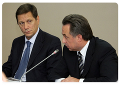 Deputy Prime Minister Alexander Zhukov and Minister of Sport and Tourism Vitaly Mutko during a meeting on the implementation of the sports facilities construction programme