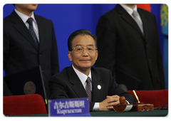 Wen Jiabao during the ceremony of signing joint agreements after a meeting of the Shanghai Cooperation Organisation (SCO) Council of Heads of Government