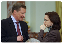 Deputy Prime Minister Sergei Ivanov and Minister of Economic Development Elvira Nabiullina  at a Government meeting