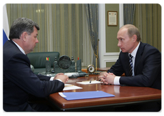 Prime Minister Vladimir Putin with Anatoly Artamonov, Governor of the Kaluga Region