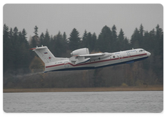 Самолет Бе-200, который российский МЧС использует для тушения пожаров в различных регионах Европы и мира