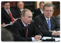 Prime Minister Vladimir Putin at a meeting with Belarusian Prime Minister Sergei Sidorsky