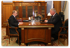В.В.Путин провел рабочую встречу с председателем Федерации независимых профсоюзов России М.В.Шмаковым