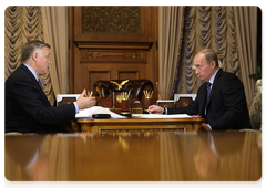 Prime Minister Vladimir Putin met with Russian Railways President Vladimir Yakunin