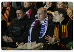 В.В.Путин и Председатель Правительства Республики Словения Б.Пахор посетили первый стыковой матч отборочного турнира Чемпионата мира по футболу  2010 года между сборными России и Словении