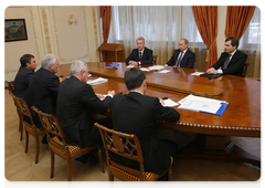 Prime Minister Vladimir Putin at a meeting with the leadership of the United Russia party