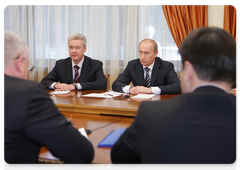 Prime Minister Vladimir Putin at a meeting with the leadership of the United Russia party