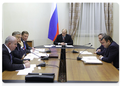 Prime Minister Vladimir Putin at a meeting devoted to the problems facing Kolomensky Zavod