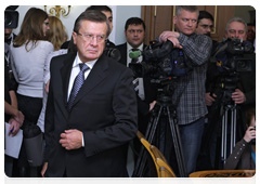 Первый заместитель Председателя Правительства Российской Федерации В.А.Зубков перед заседанием Наблюдательного совета Внешэкономбанка