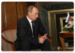 Prime Minister Vladimir Putin meeting with Ukrainian Prime Minister Yulia Tymoshenko in Yalta during his working visit to Ukraine