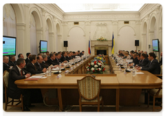 Russian Prime Minister Vladimir Putin and Ukrainian Prime Minister Yulia Tymoshenko at a meeting of the Economic Cooperation Committee of the Russian-Ukrainian Interstate Commission