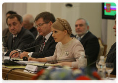 Russian Prime Minister Vladimir Putin and Ukrainian Prime Minister Yulia Tymoshenko at a meeting of the Economic Cooperation Committee of the Russian-Ukrainian Interstate Commission
