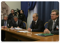 Prime Minister Vladimir Putin meeting with his Moldovan counterpart Vladimir Filat