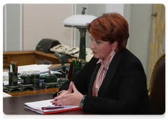 Russian Agriculture Minister Yelena Skrynnik meeting with Prime Minister Vladimir Putin